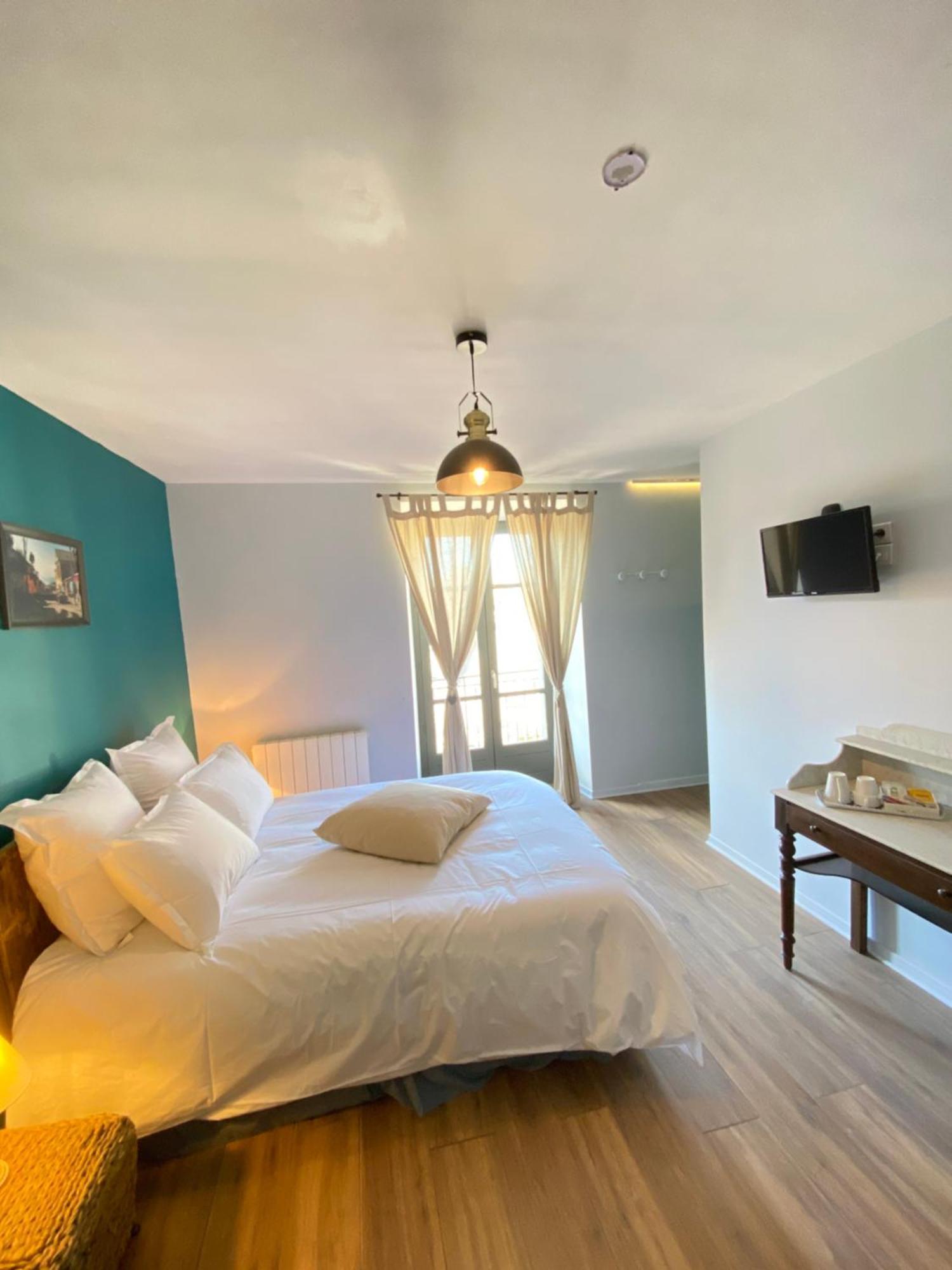 Au Pont D'Olt Hotel Saint-Come-d'Olt Room photo