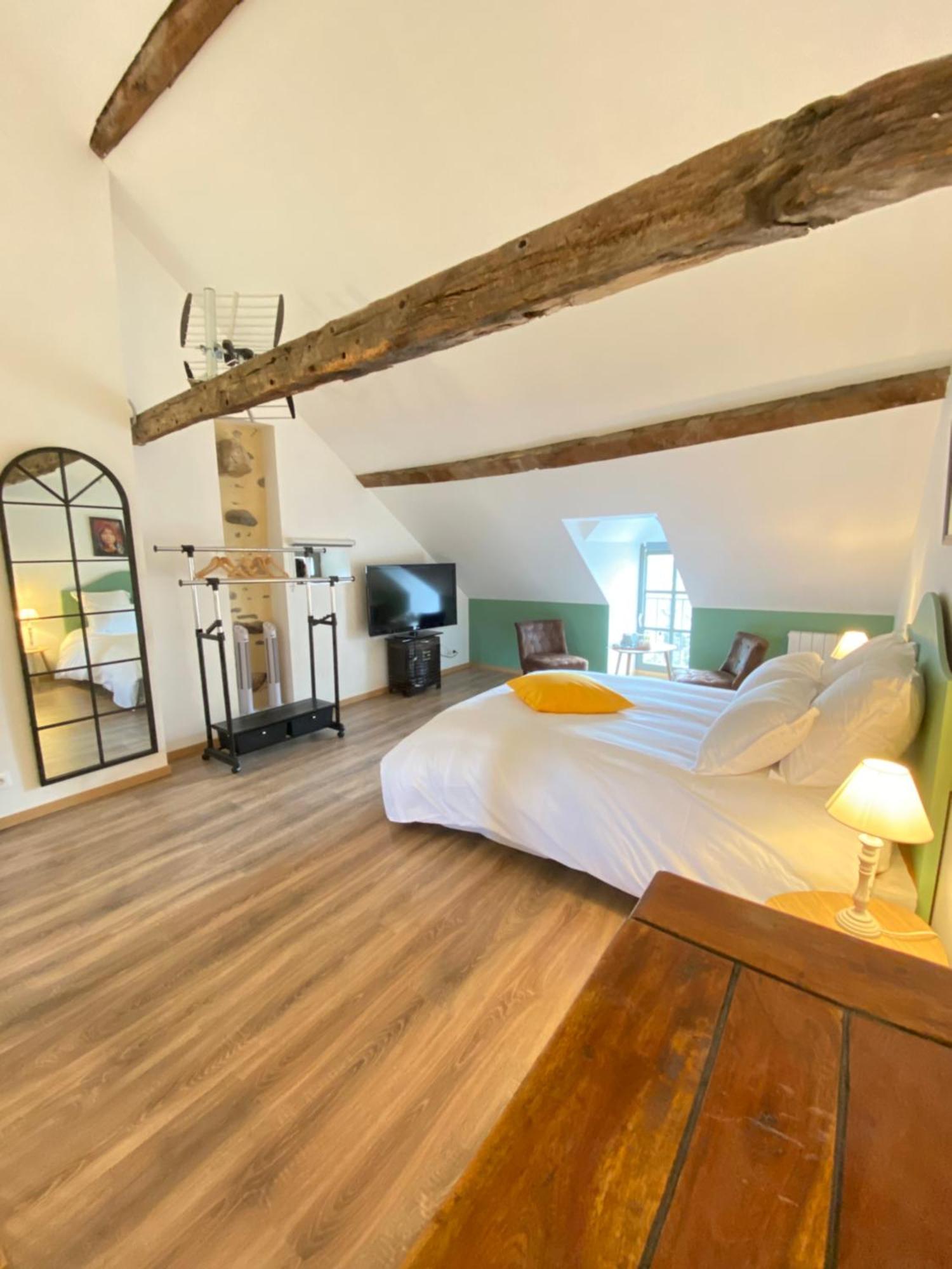 Au Pont D'Olt Hotel Saint-Come-d'Olt Room photo