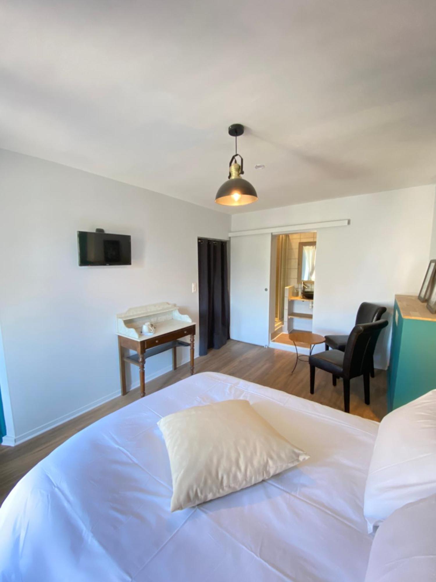 Au Pont D'Olt Hotel Saint-Come-d'Olt Room photo